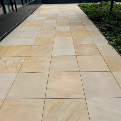 Steinplatten reinigen